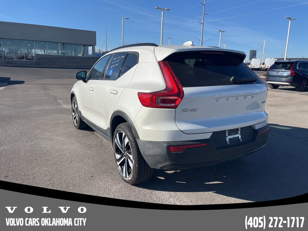 Certified 2025 Volvo XC40 B5 Plus image 7