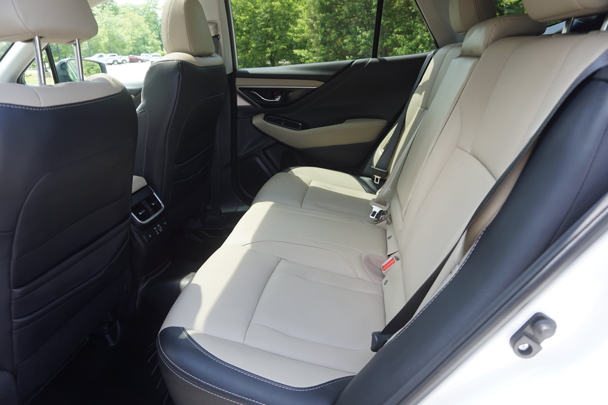 Used 2023 Subaru Outback Limited AWD/4WD image 15