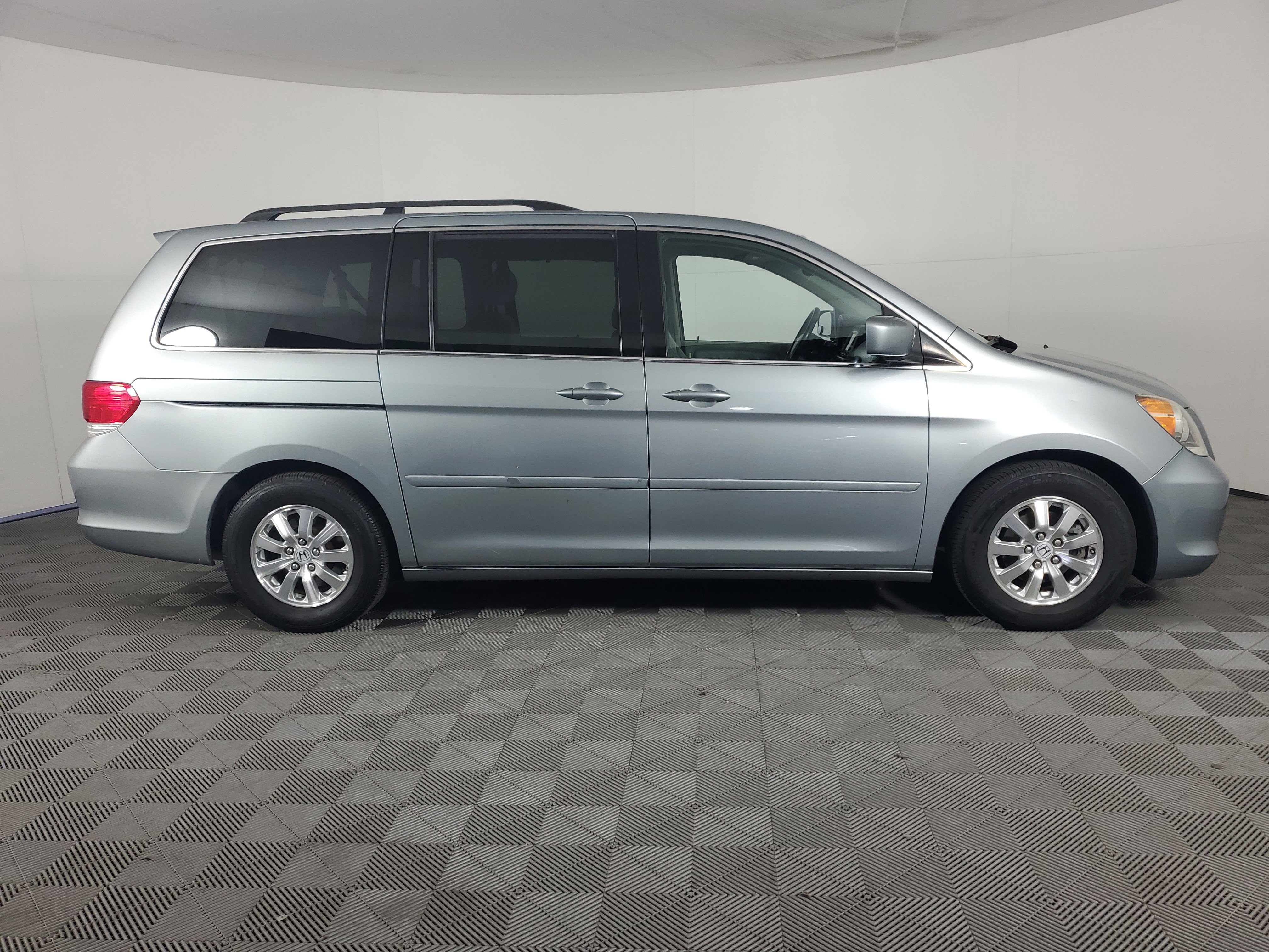 Used 2010 Honda Odyssey EX-L image 3
