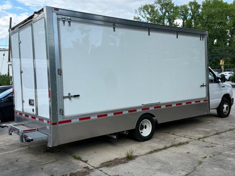 Used 2023 Ford E-450 and Econoline 450 Super Duty w/ Power Windows & Locks Group RWD image 4