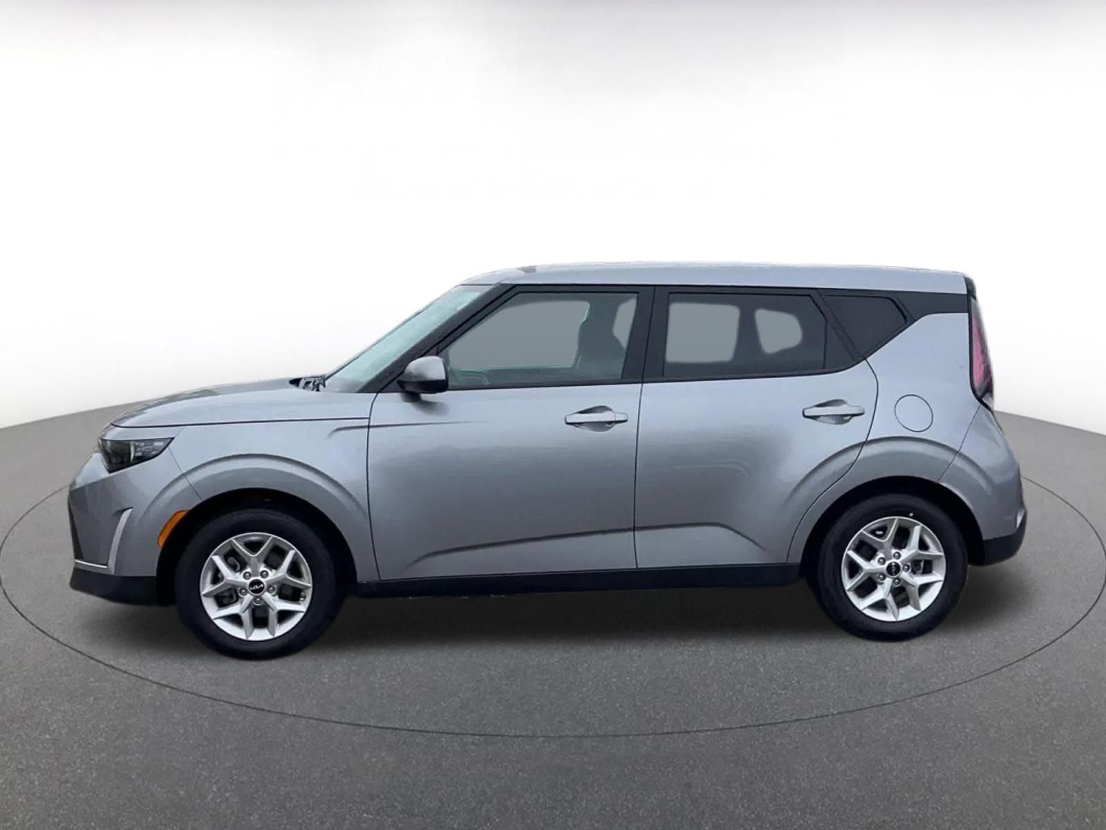 Used 2025 Kia Soul LX w/ LX Technology Package image 9