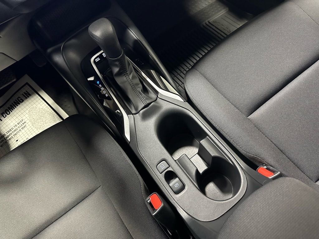 Used 2025 Toyota Corolla LE image 40