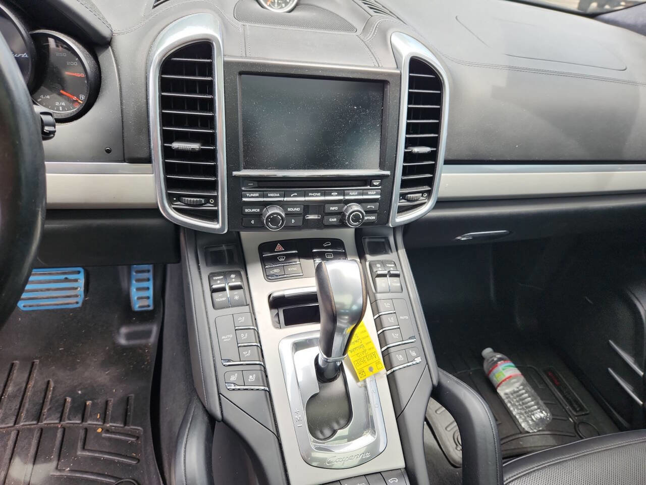 Used 2015 Porsche Cayenne Turbo AWD/4WD image 12