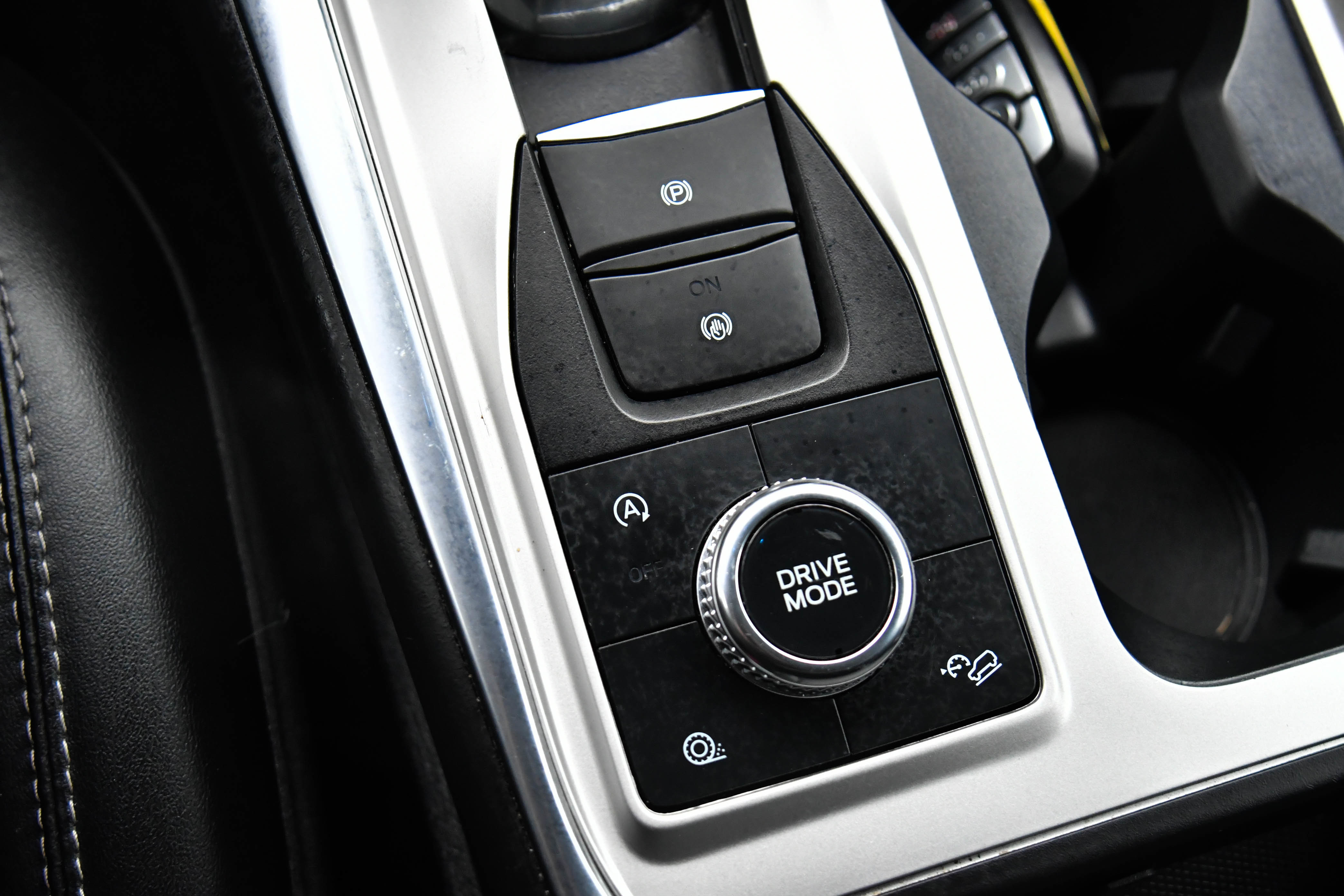 Used 2022 Ford Explorer XLT w/ Equipment Group 202A image 26