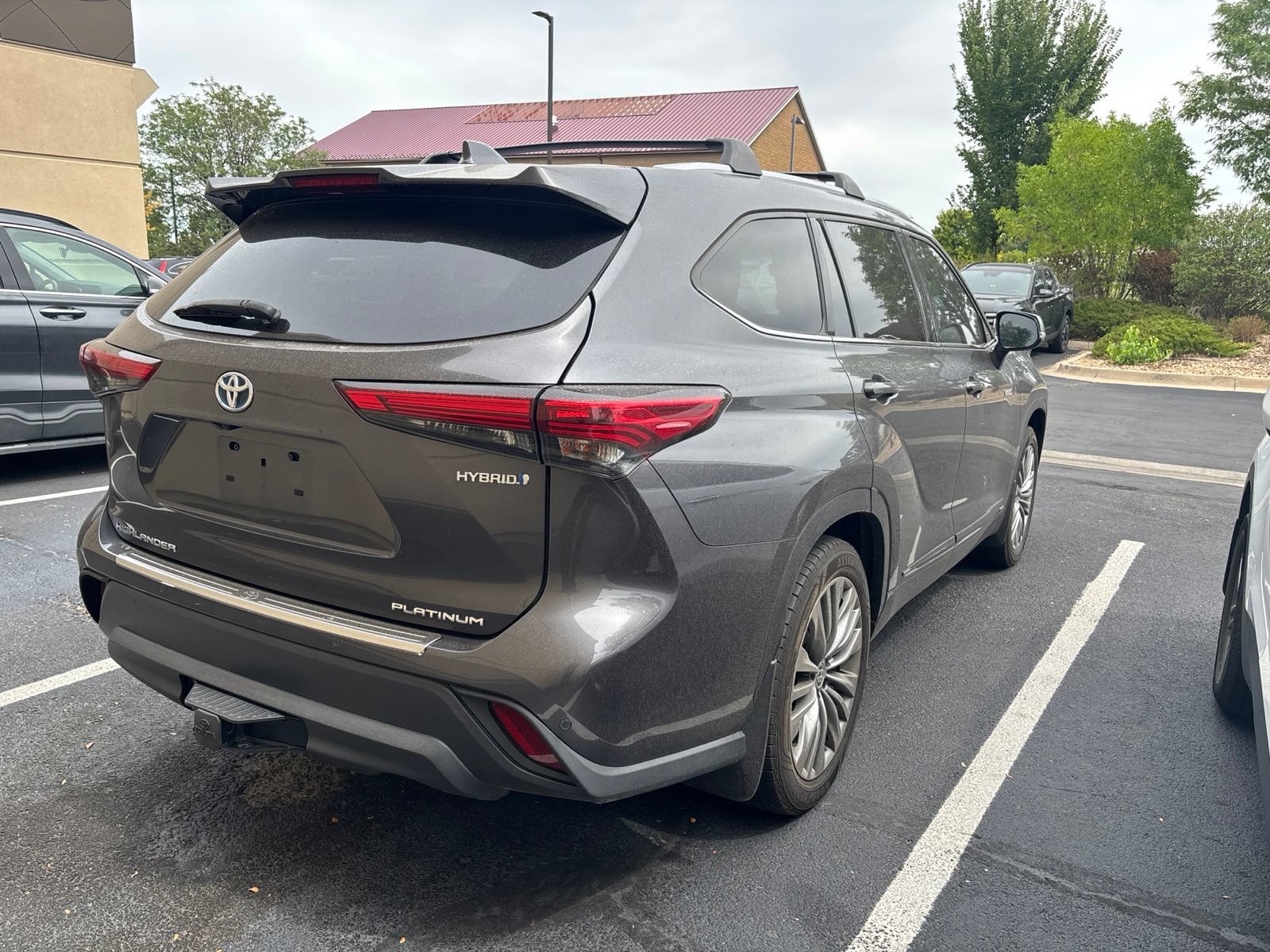 Used 2021 Toyota Highlander Platinum AWD/4WD image 3