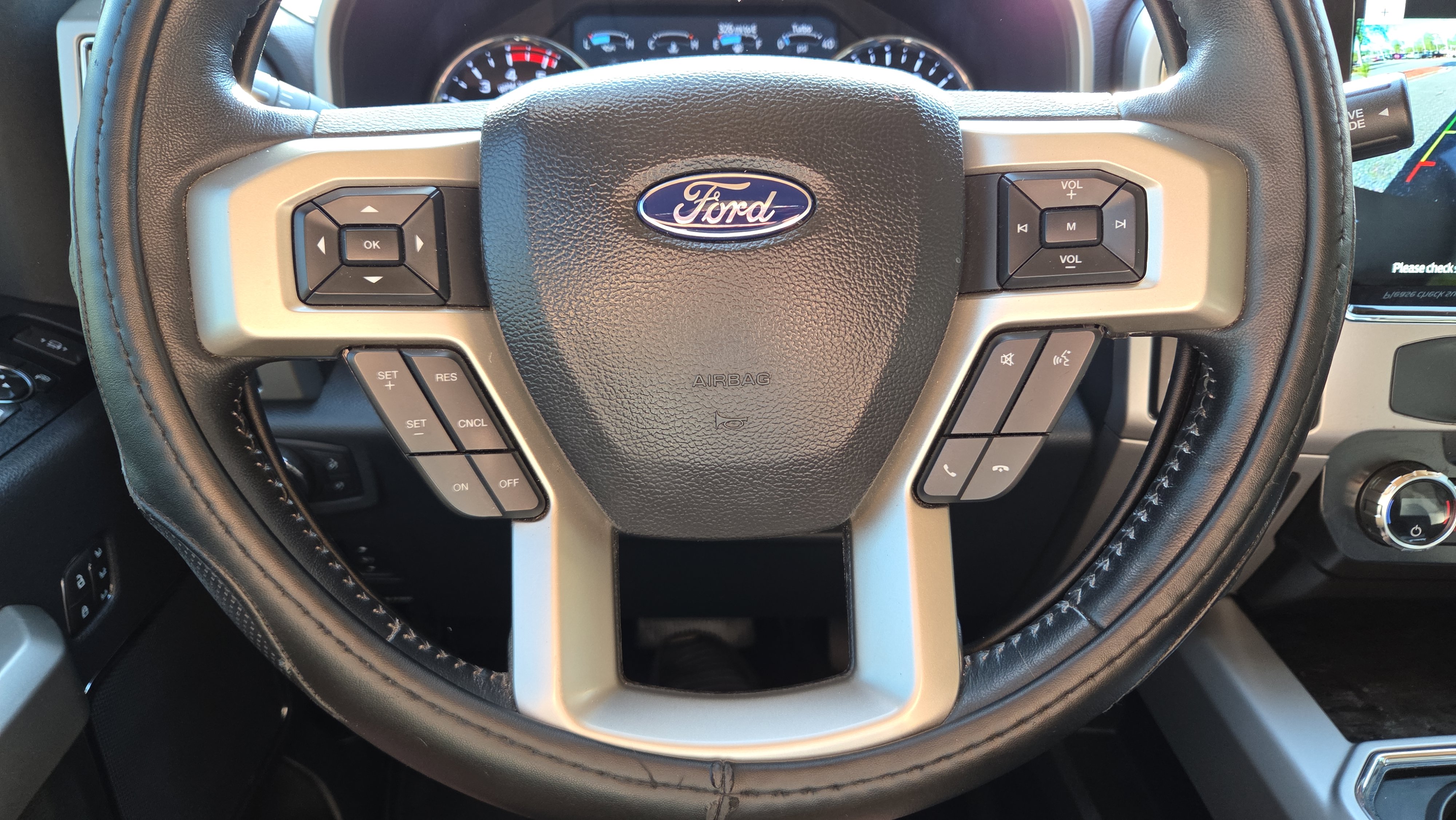 Used 2022 Ford F250 Lariat w/ Lariat Ultimate Package image 27