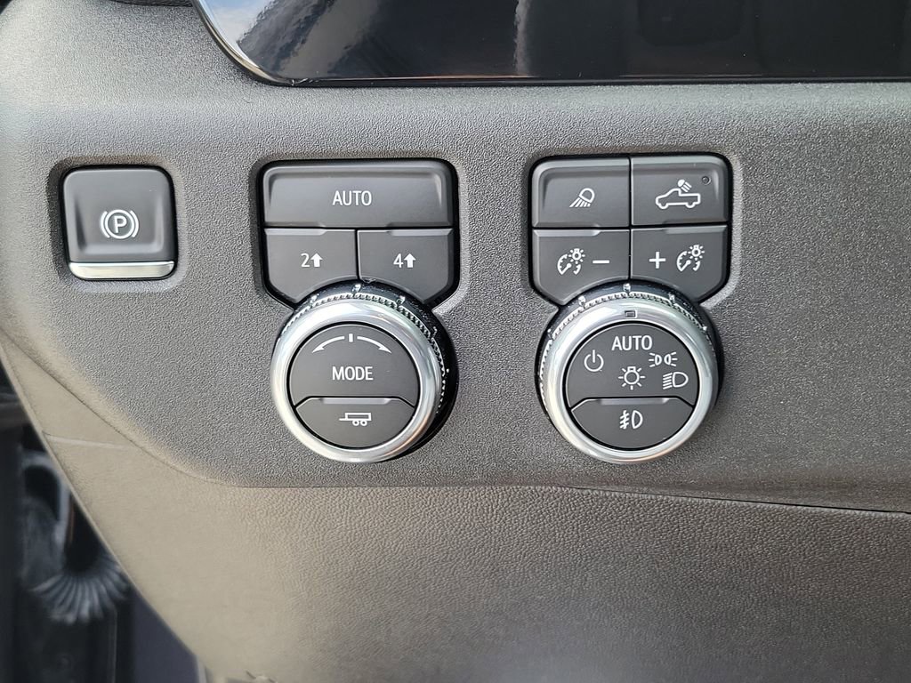 Used 2026 GMC Sierra 1500 SLT AWD/4WD image 25