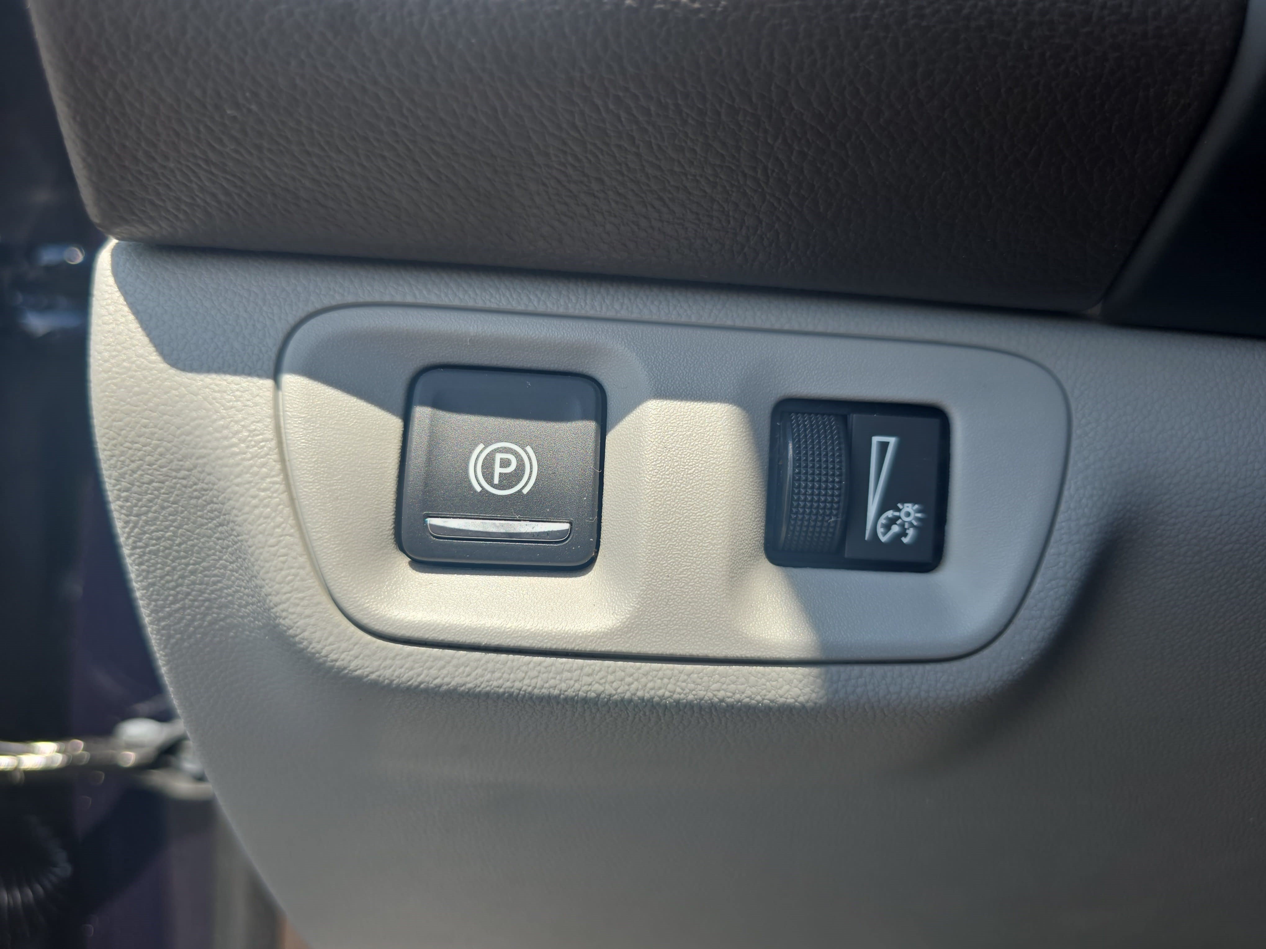 Used 2017 GMC Acadia SLT FWD image 27