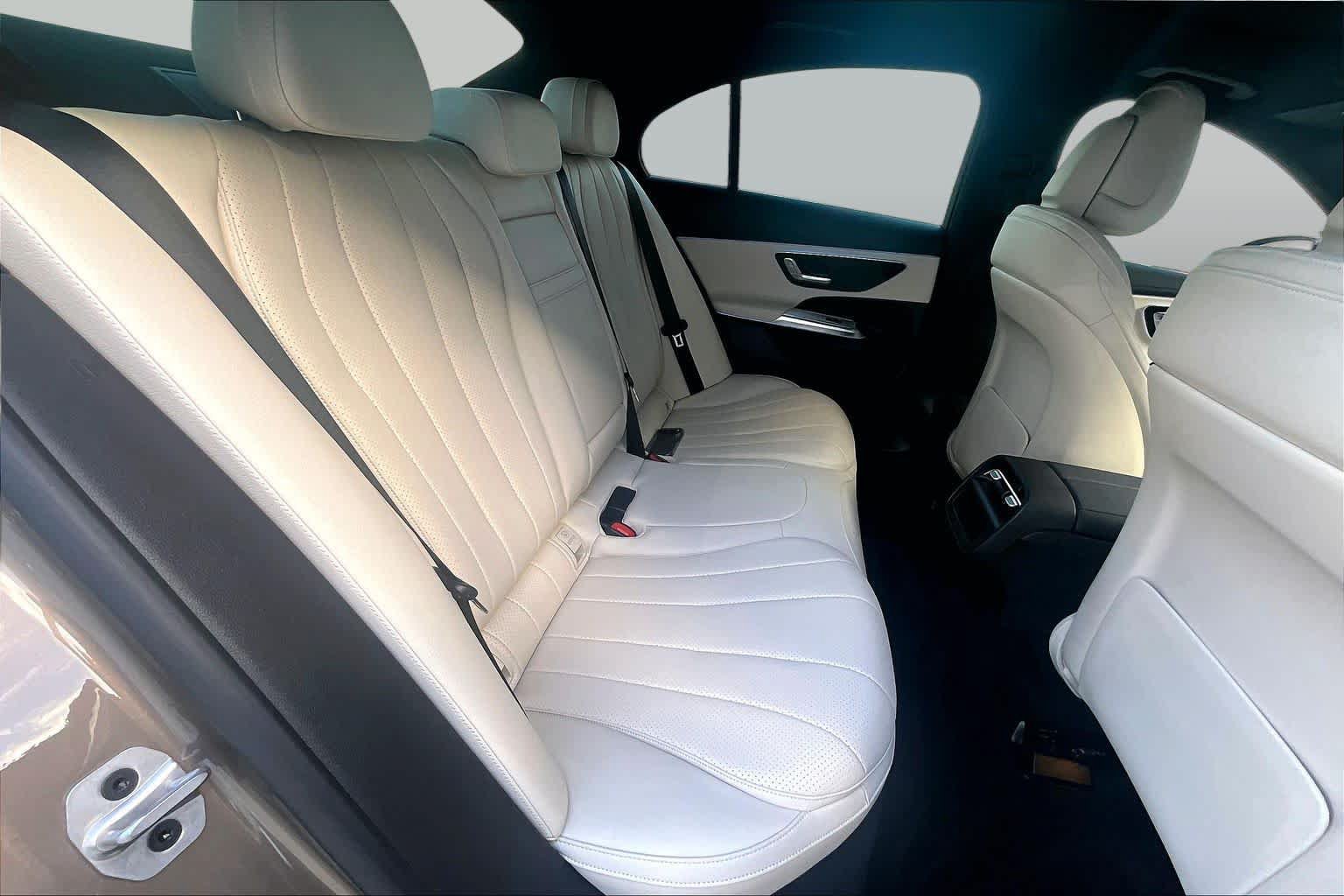 Used 2025 Mercedes-Benz E 350 Sedan image 18