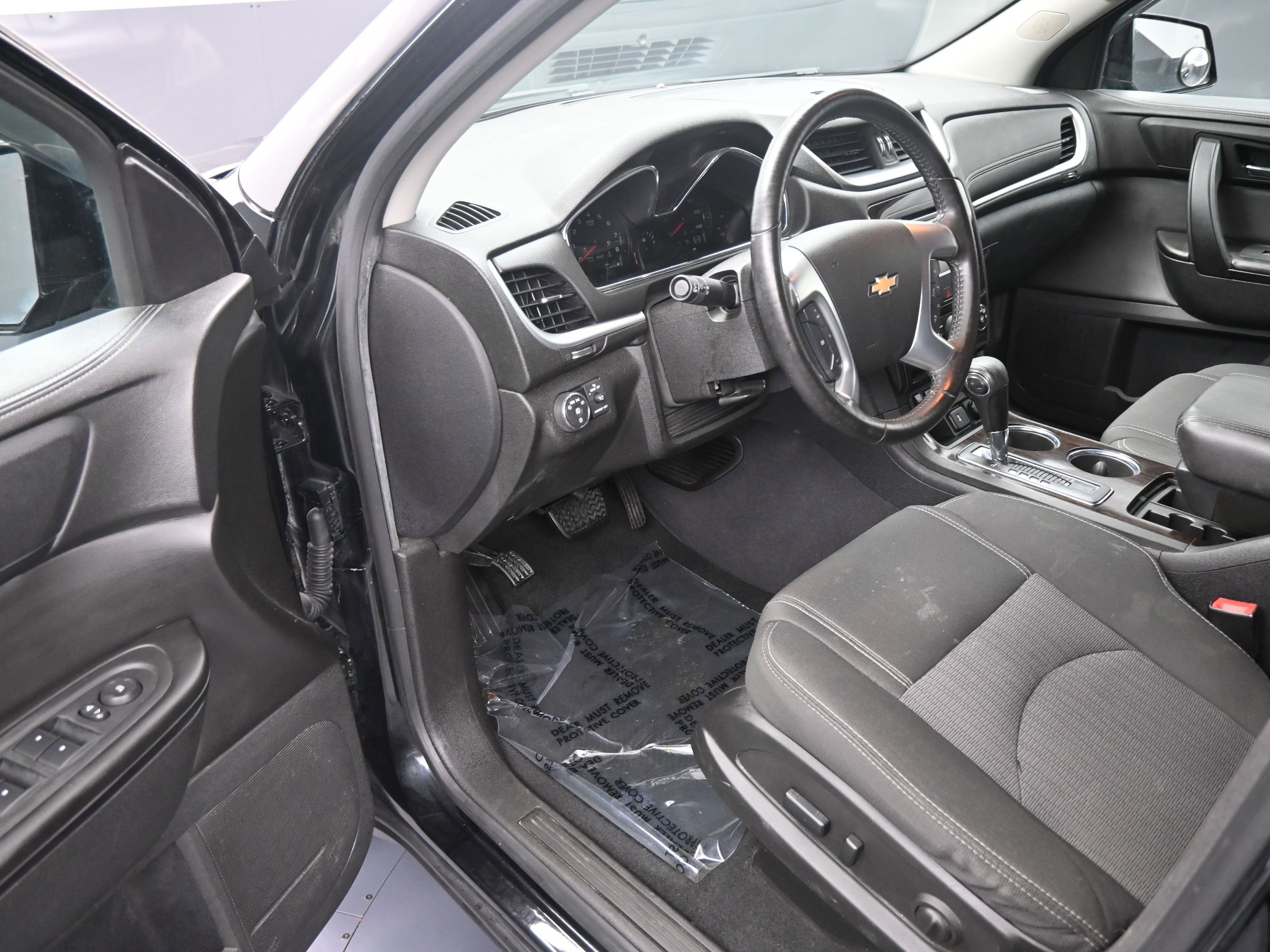 Used 2016 Chevrolet Traverse LT w/ Style and Technology Package image 12
