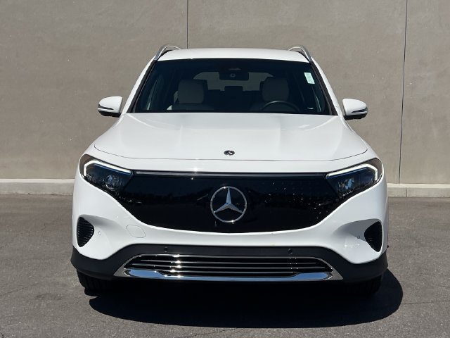 Used 2025 Mercedes-Benz EQB 300 4MATIC image 3