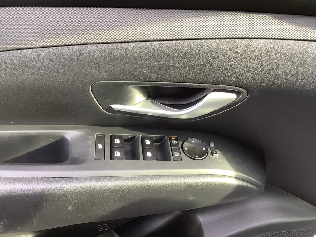 Used 2025 Hyundai Tucson SEL FWD image 11