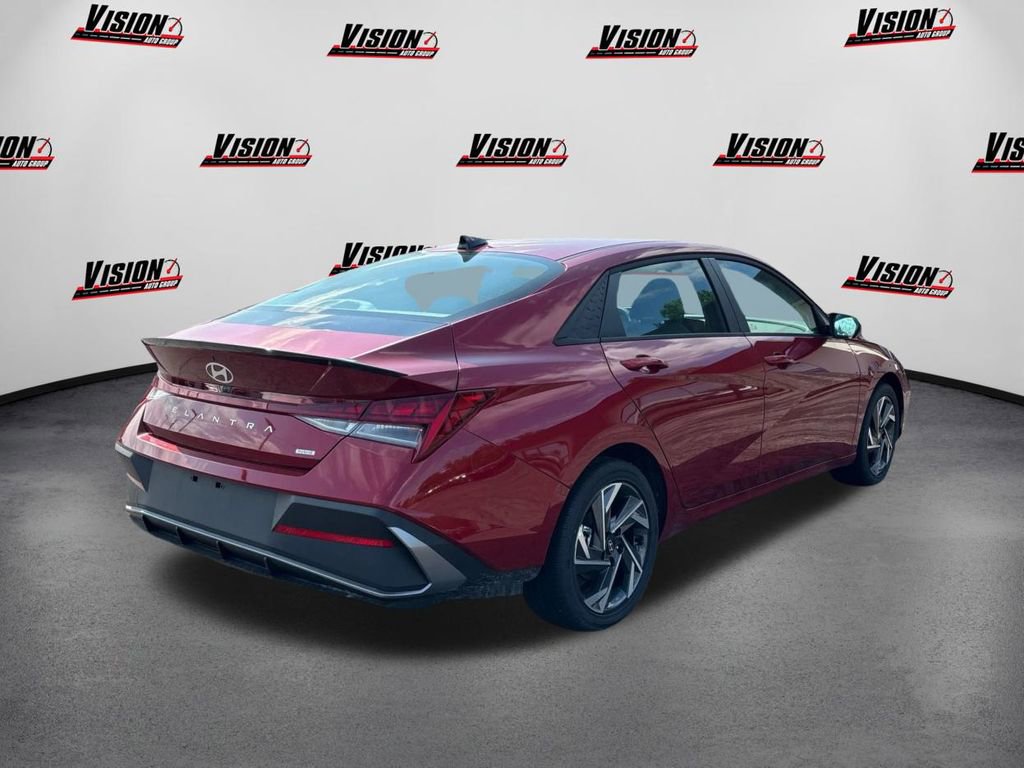 Certified 2025 Hyundai Elantra SEL image 5