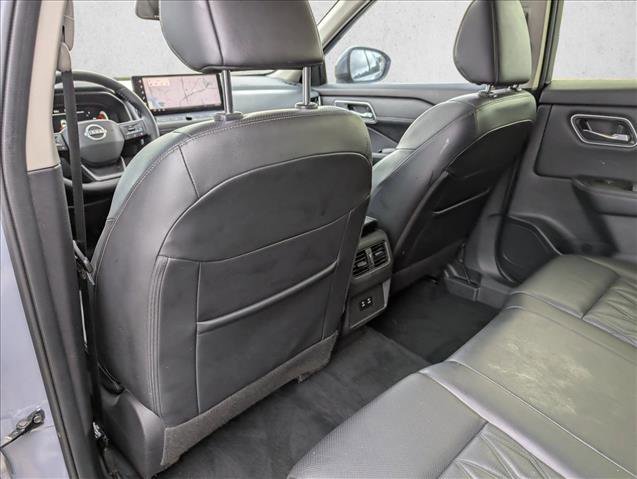 Used 2025 Nissan Rogue Platinum image 25