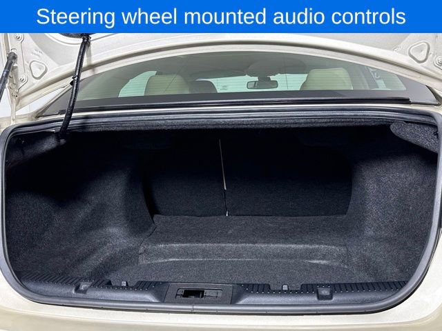 Used 2018 Ford Taurus SEL image 13