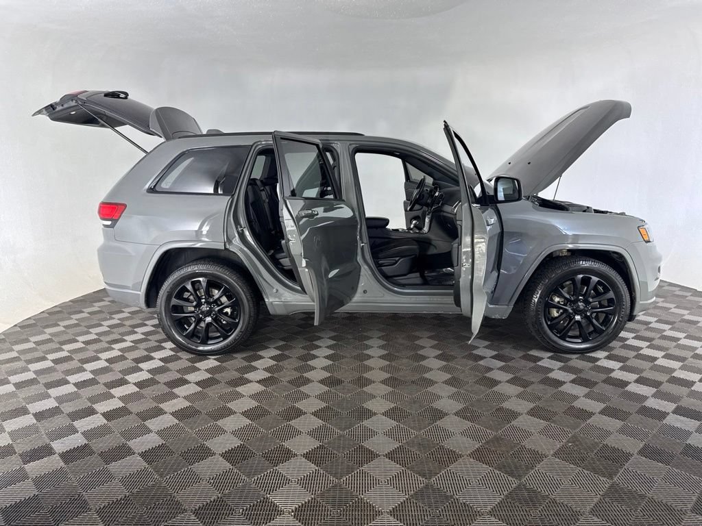 Used 2021 Jeep Grand Cherokee Laredo X AWD/4WD image 14