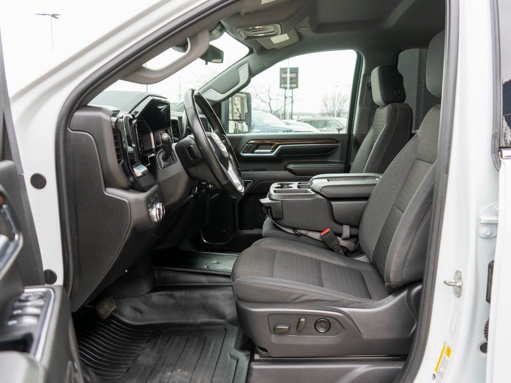 Used 2024 GMC Sierra 3500 SLE w/ SLE Convenience Package image 11