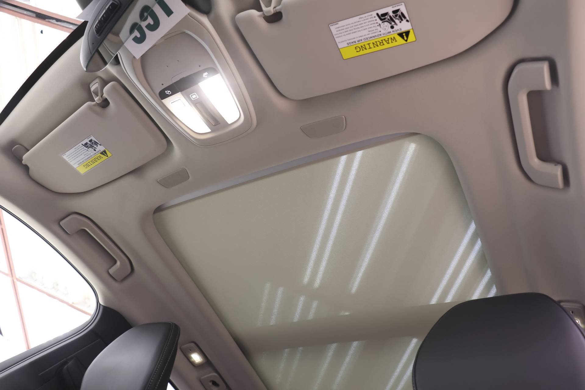 Certified 2024 Volvo XC60 B5 Ultimate w/ Protection Package Premier image 19