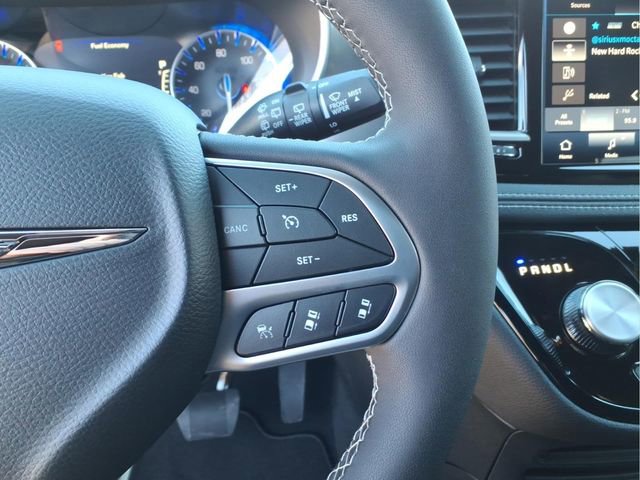 New 2026 Chrysler Pacifica Select FWD image 21