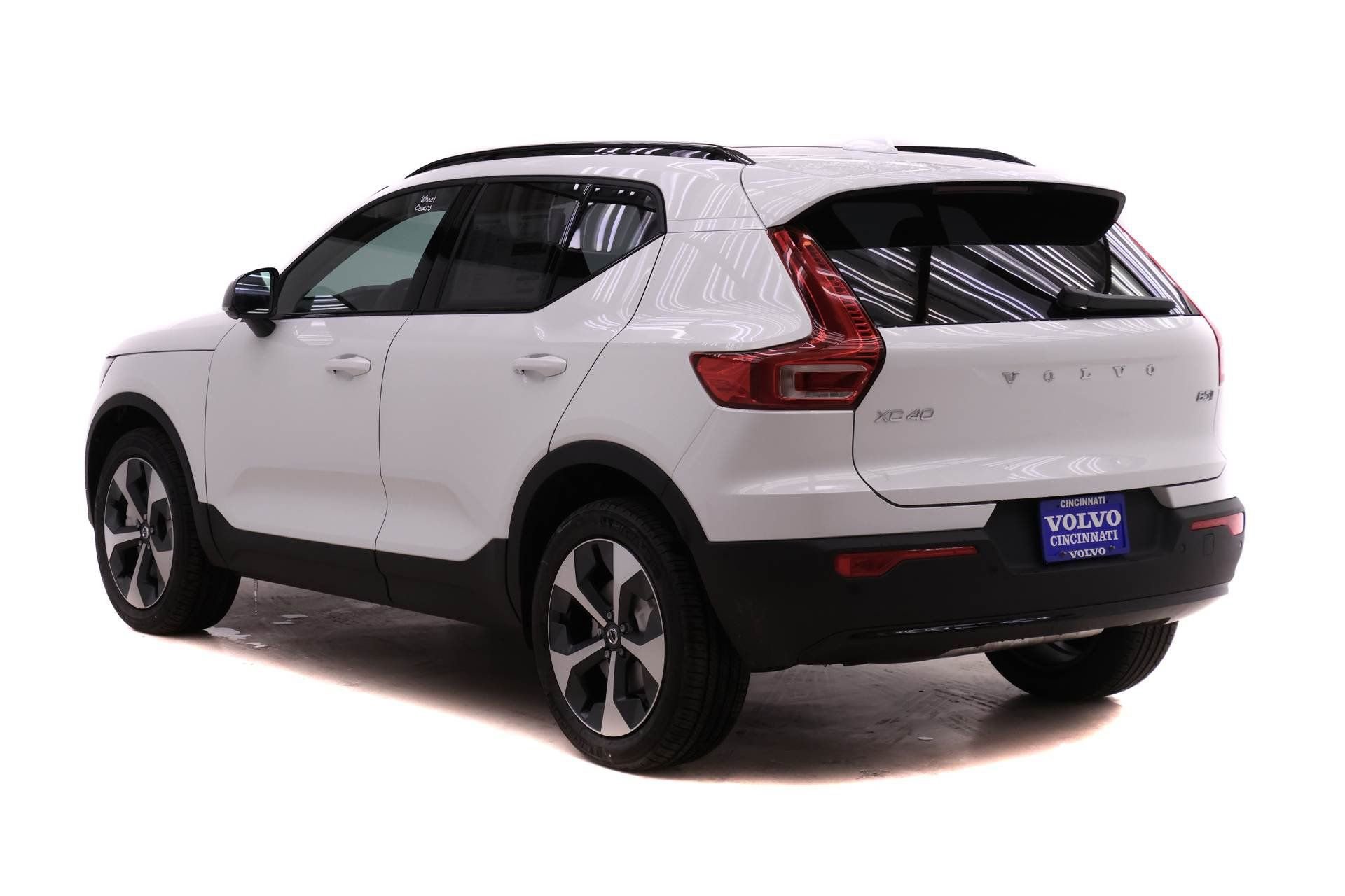 New 2026 Volvo XC40 B5 Plus w/ Protection Package Premier AWD/4WD image 5
