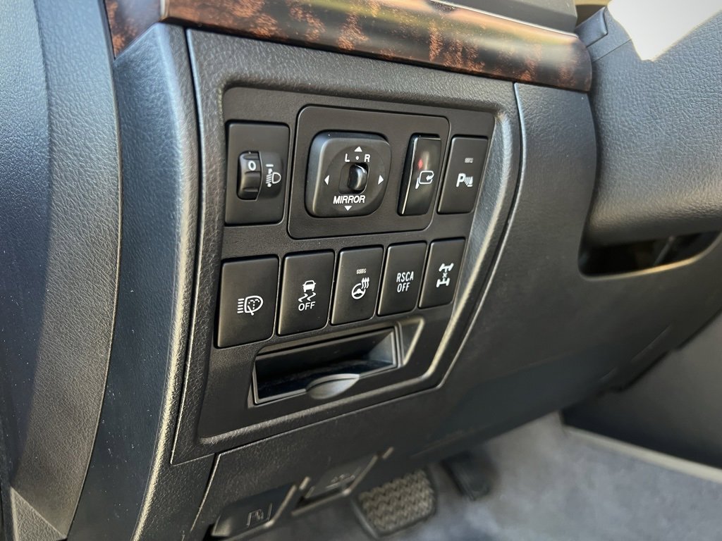 Used 2013 Toyota Land Cruiser image 52