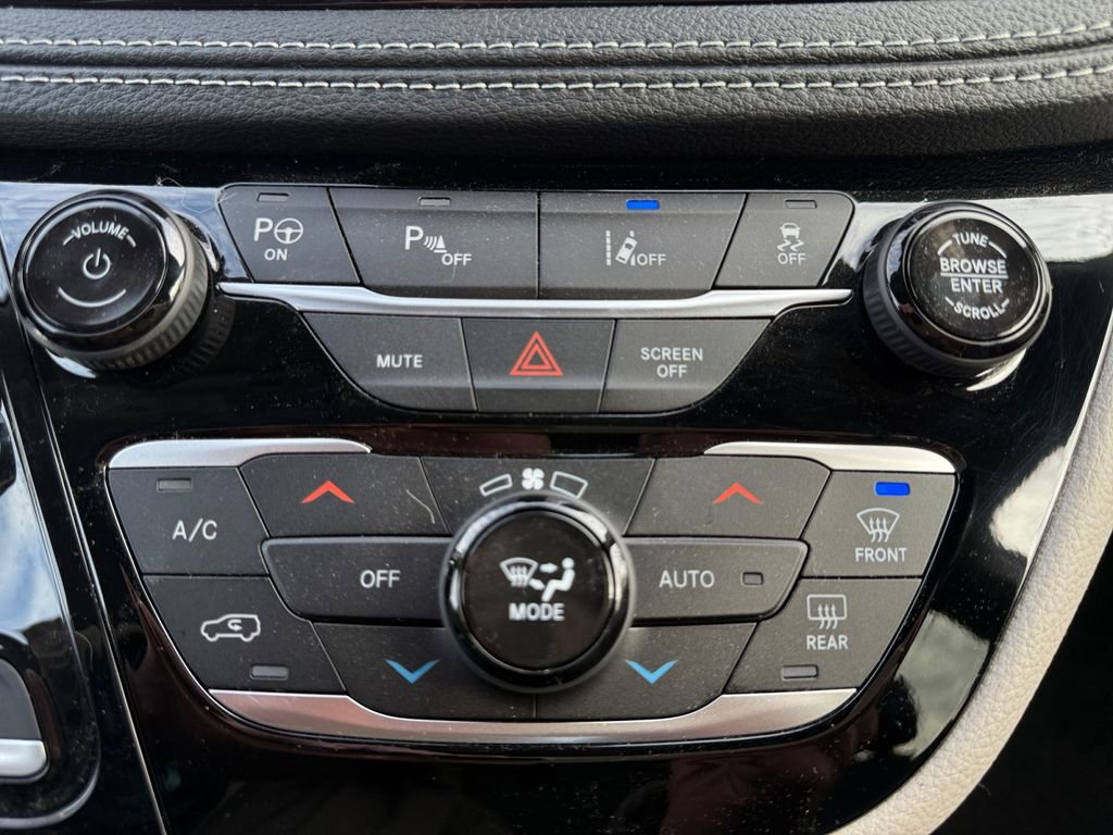 Certified 2023 Chrysler Pacifica Touring-L w/ Uconnect Theater Family Group image 29