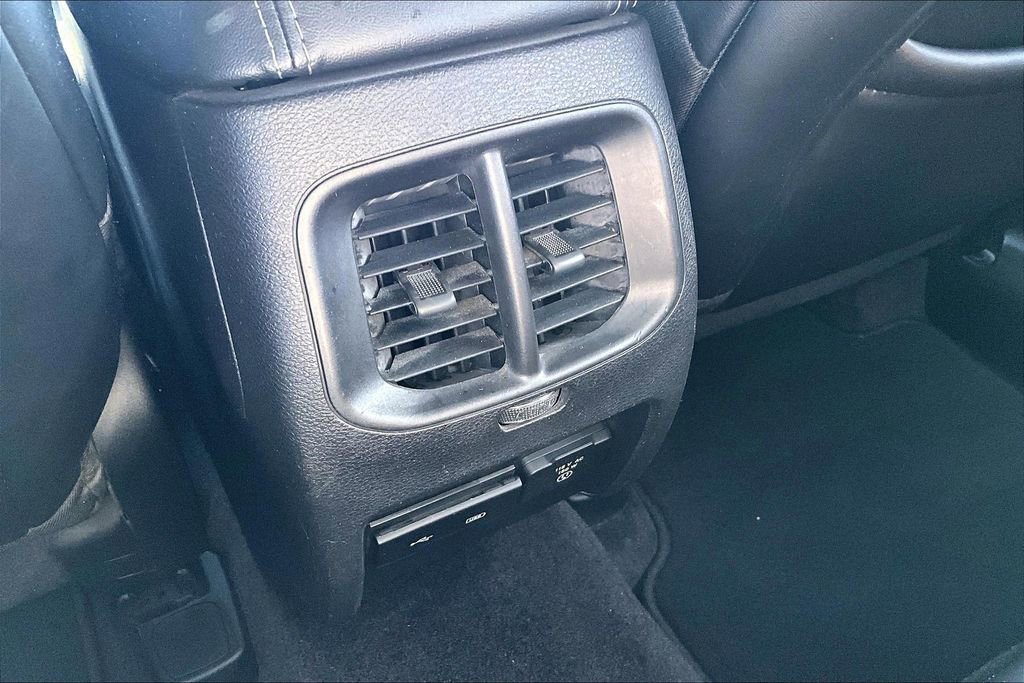 Used 2019 Jeep Cherokee Latitude Plus w/ Comfort/Convenience Group AWD/4WD image 11