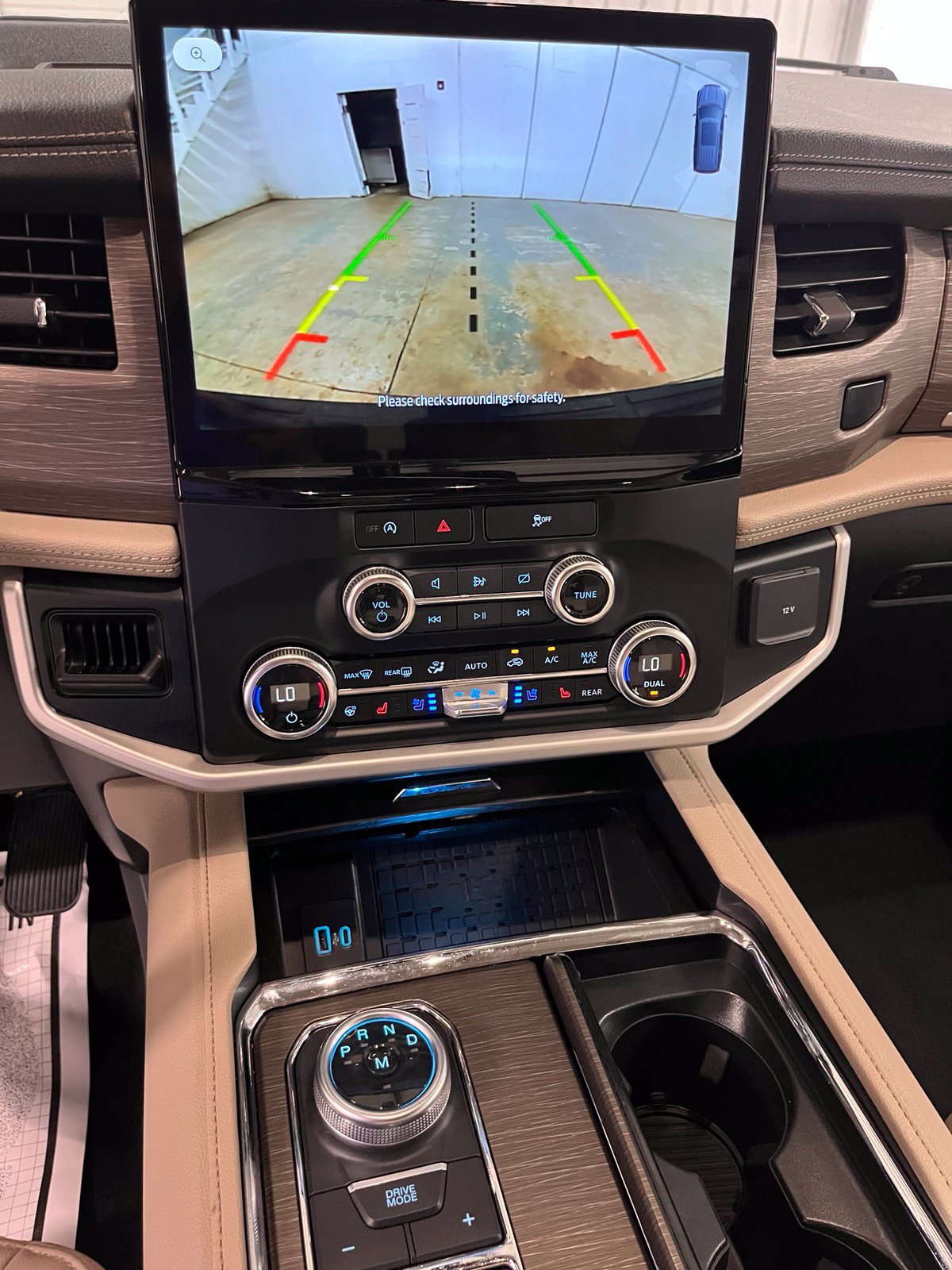 Used 2024 Ford Expedition Limited RWD image 13
