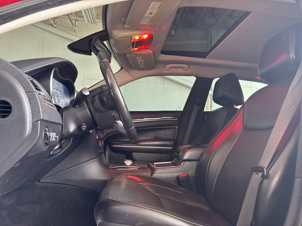 Used 2020 Chrysler 300 Limited RWD image 10