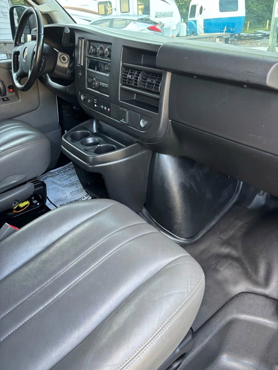 Used 2021 Chevrolet Express 2500 w/ Driver Convenience Package image 15