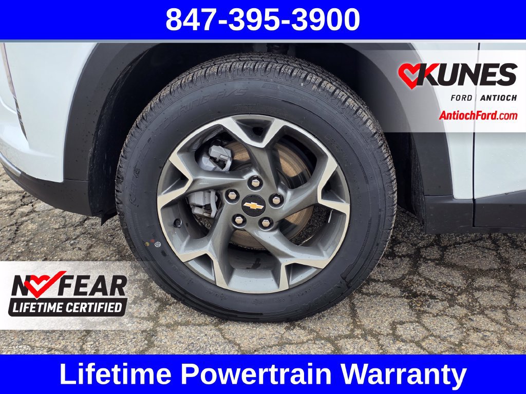Used 2025 Chevrolet Trax LT FWD image 16