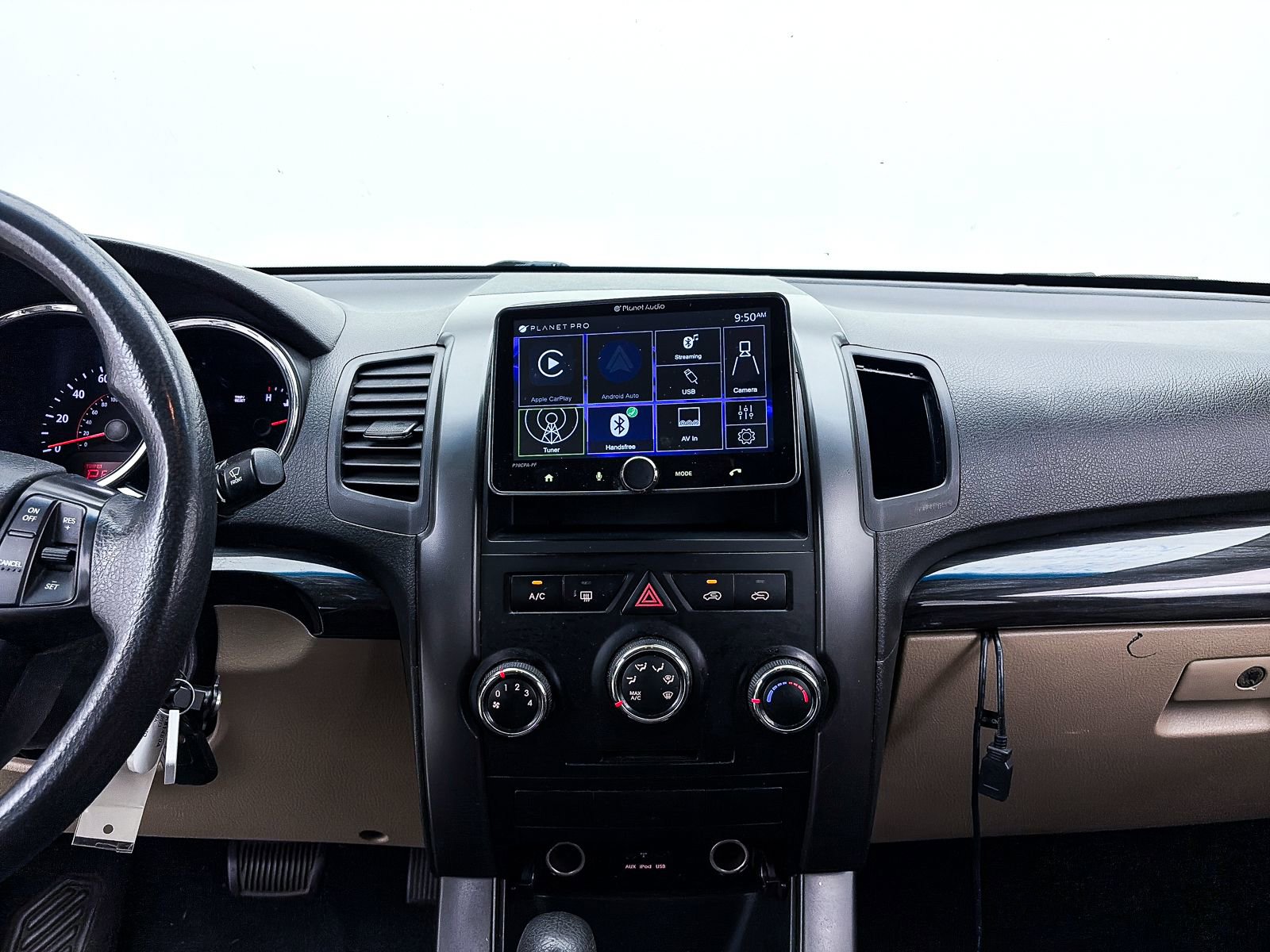 Used 2013 Kia Sorento LX image 4