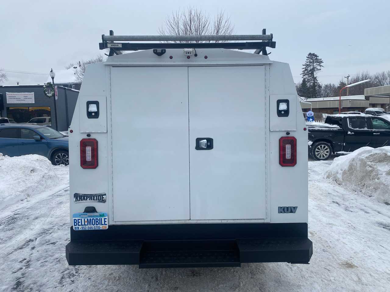 Used 2021 Chevrolet Express 3500 w/ Power Convenience Package image 4