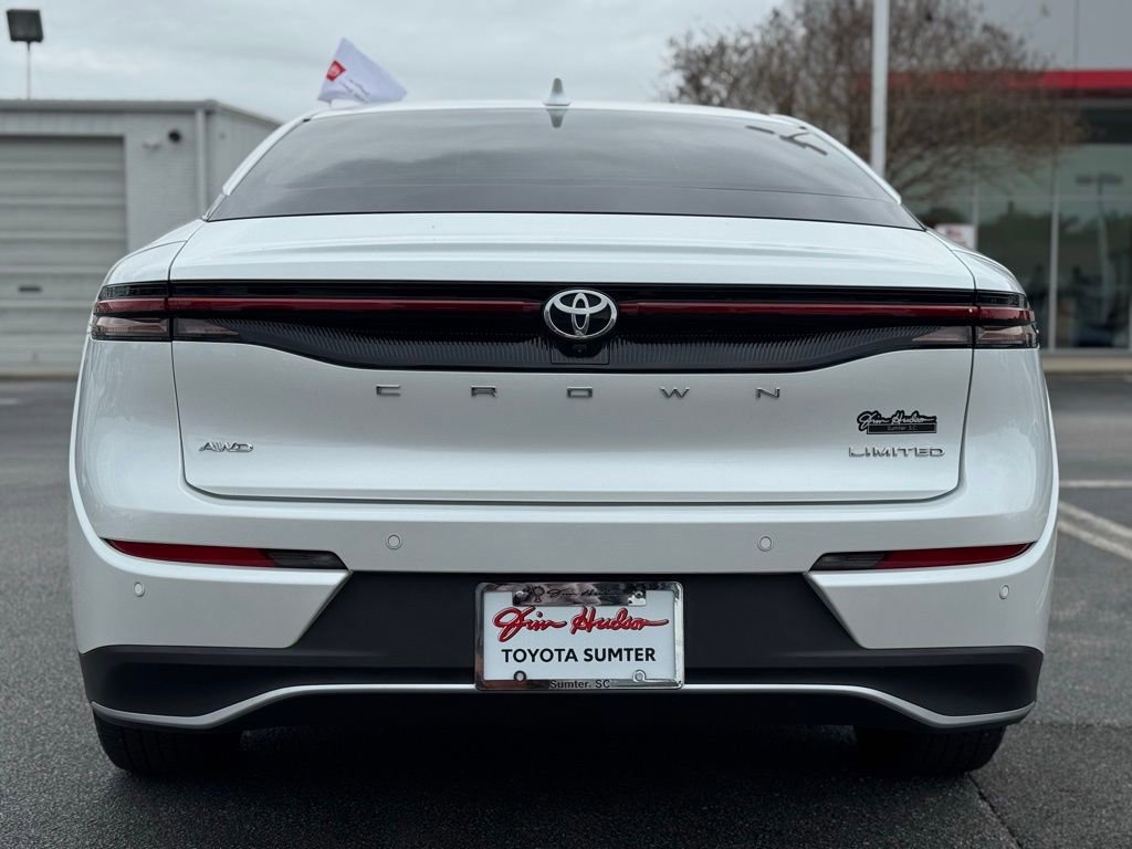 Used 2023 Toyota Crown Limited image 10