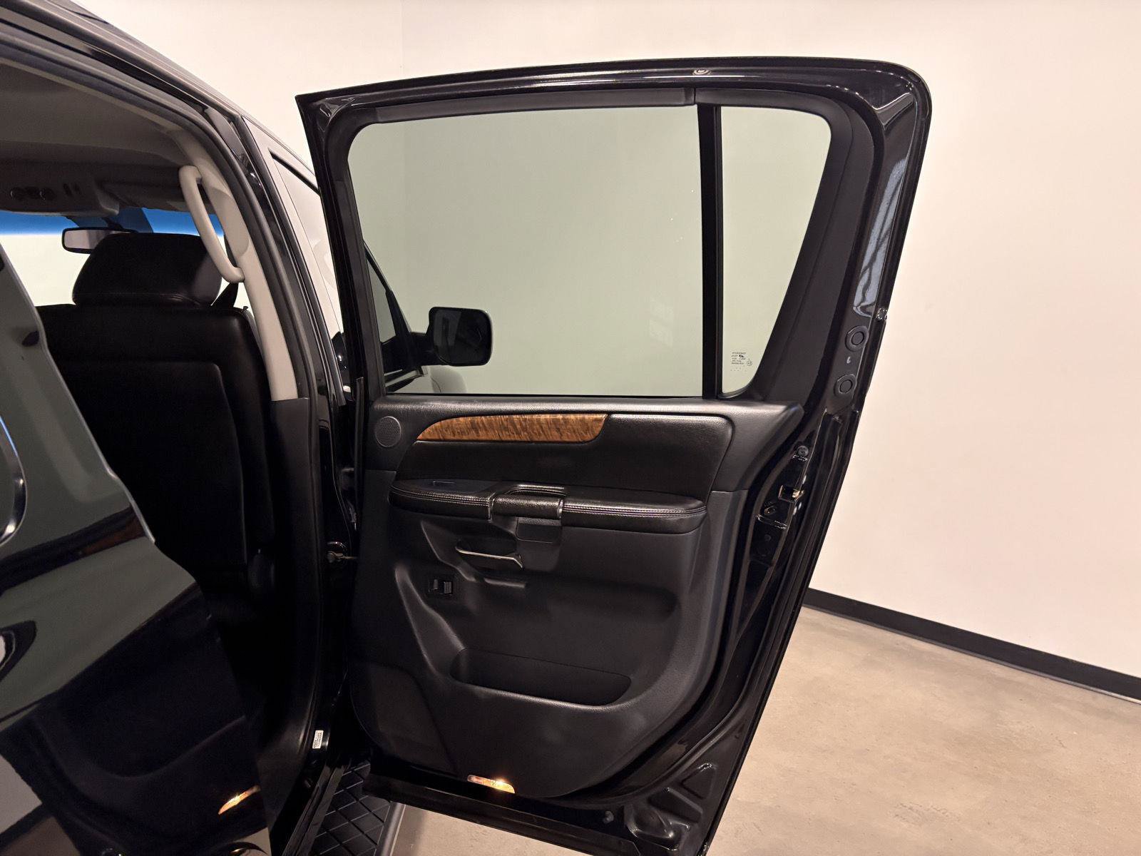 Used 2012 Nissan Armada Platinum AWD/4WD image 36