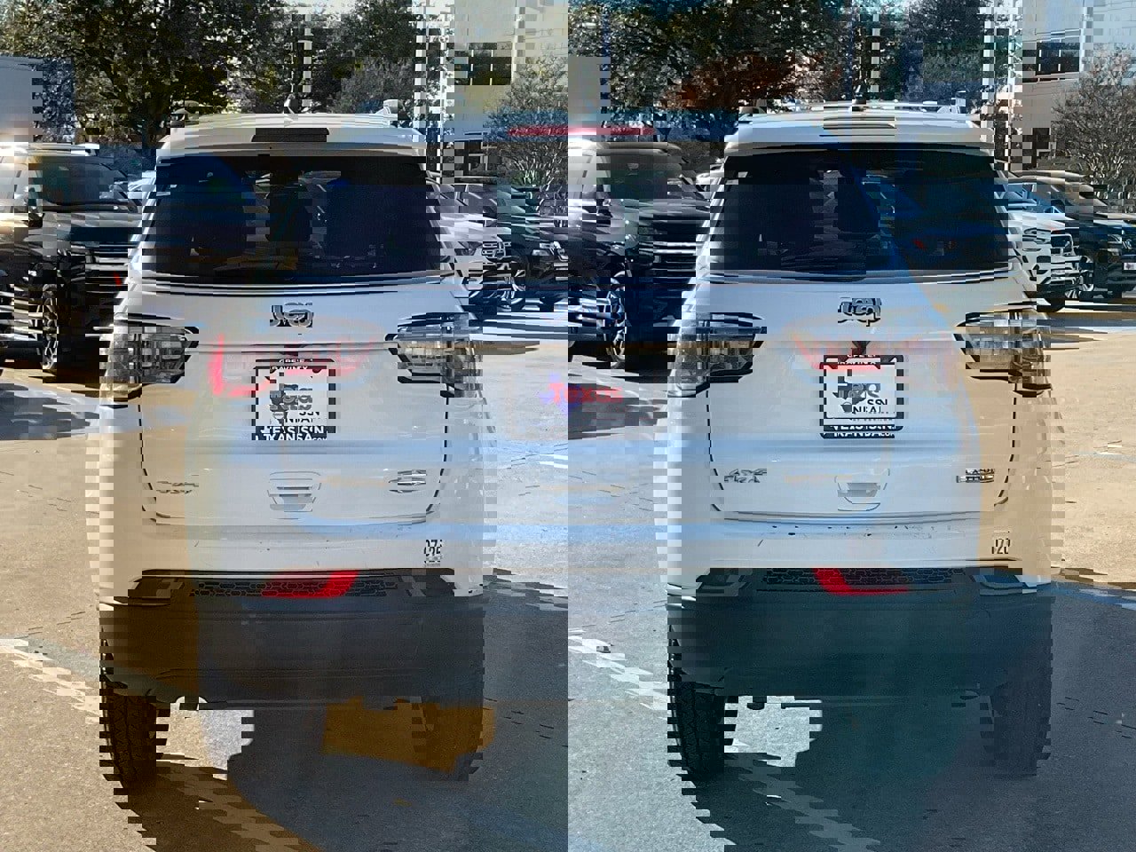 Used 2023 Jeep Compass Latitude image 6