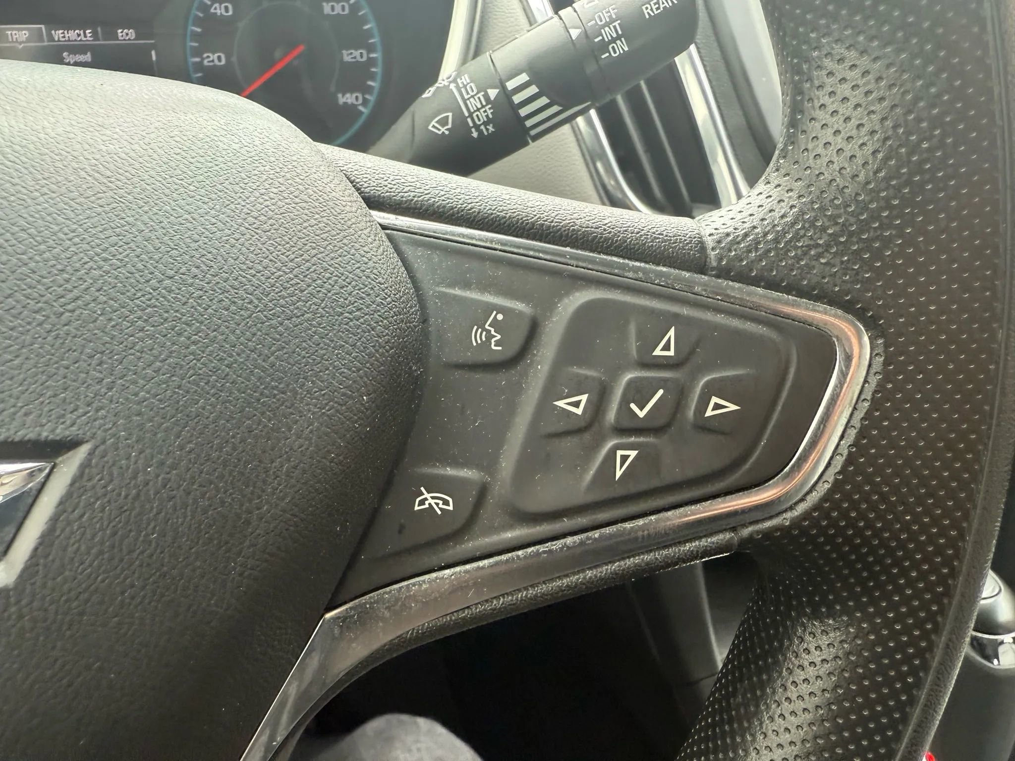 Used 2021 Chevrolet Equinox LS image 14