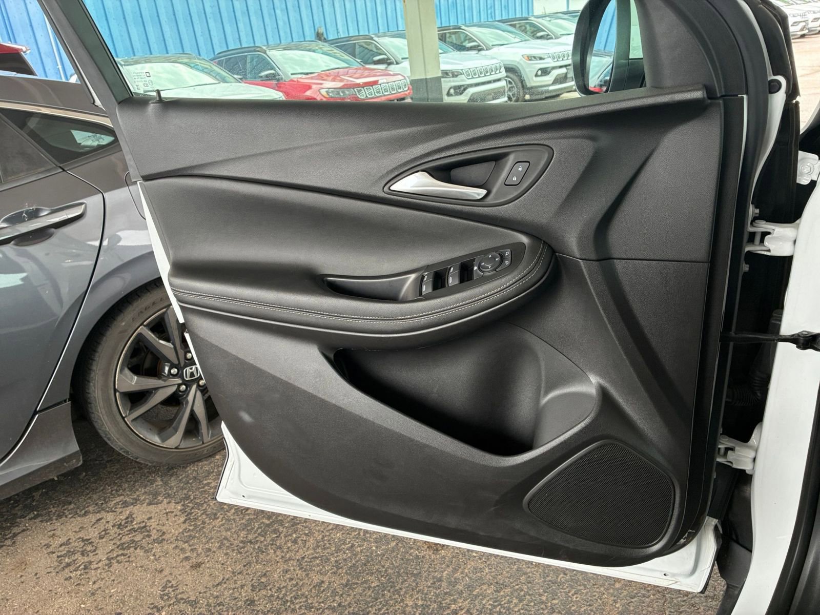 Used 2025 Buick Encore GX Preferred FWD image 18