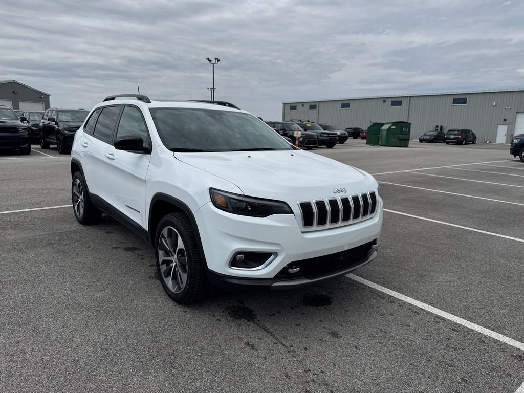 Used 2022 Jeep Cherokee Limited w/ Elite Package AWD/4WD image 3