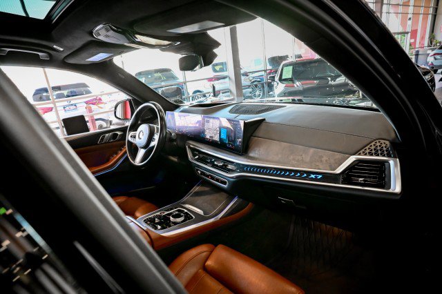 Used 2023 BMW X7 xDrive40i w/ Executive Package image 29