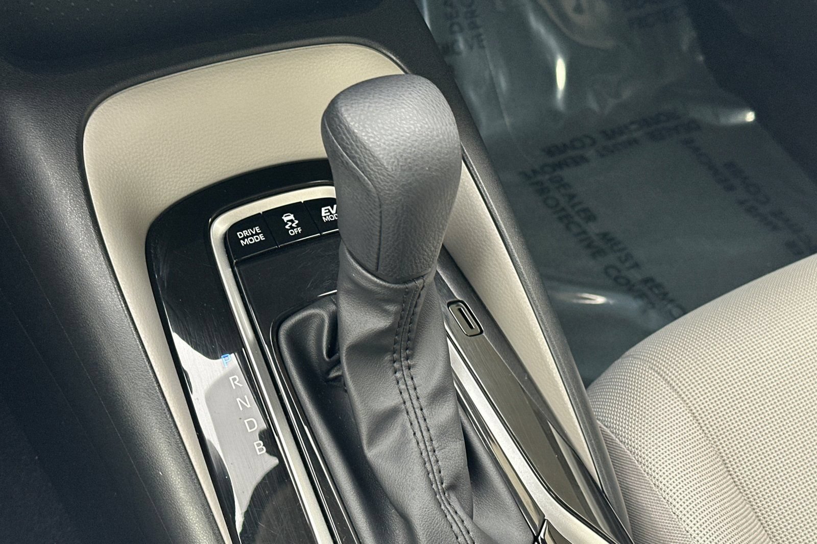Used 2022 Toyota Corolla LE FWD image 21