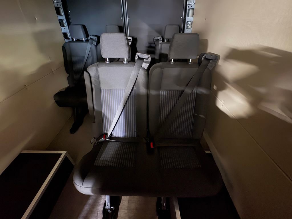 Used 2022 Mercedes-Benz Sprinter 4500 w/ Parking Package image 17