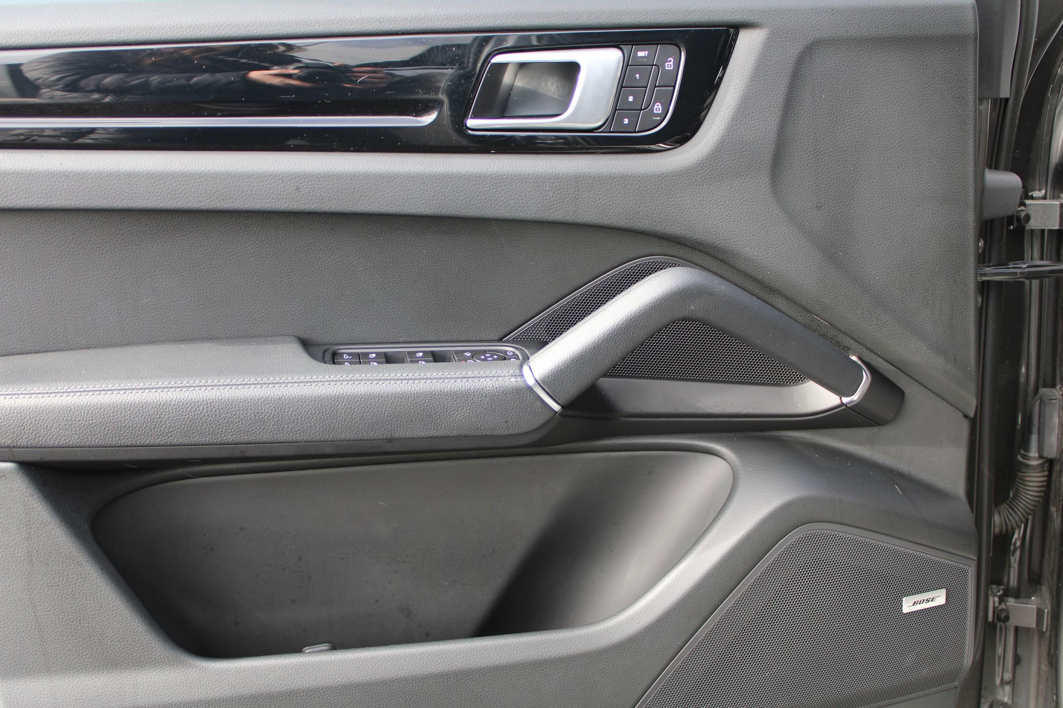 Certified 2022 Porsche Cayenne image 14