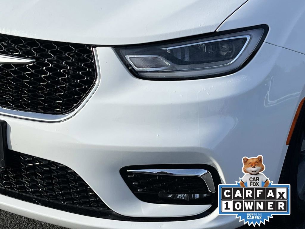 Used 2024 Chrysler Pacifica Select image 10