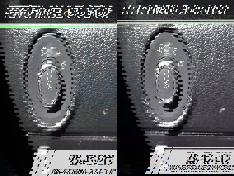 Used 2016 Lincoln Navigator Select image 22