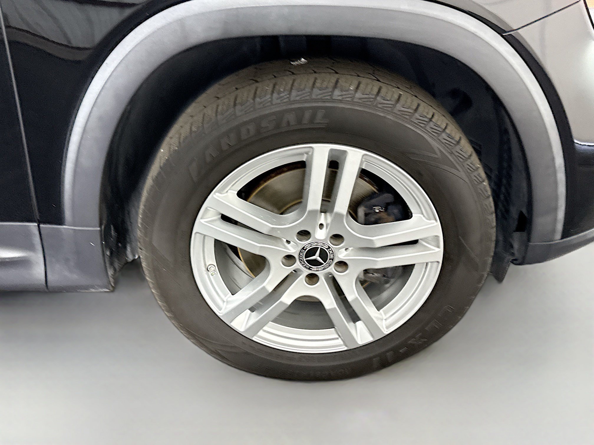 Used 2020 Mercedes-Benz GLB 250 image 32