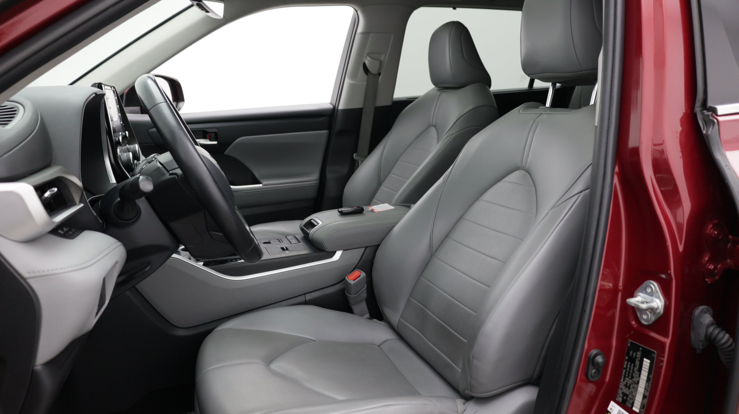 Used 2022 Toyota Highlander XLE FWD image 22