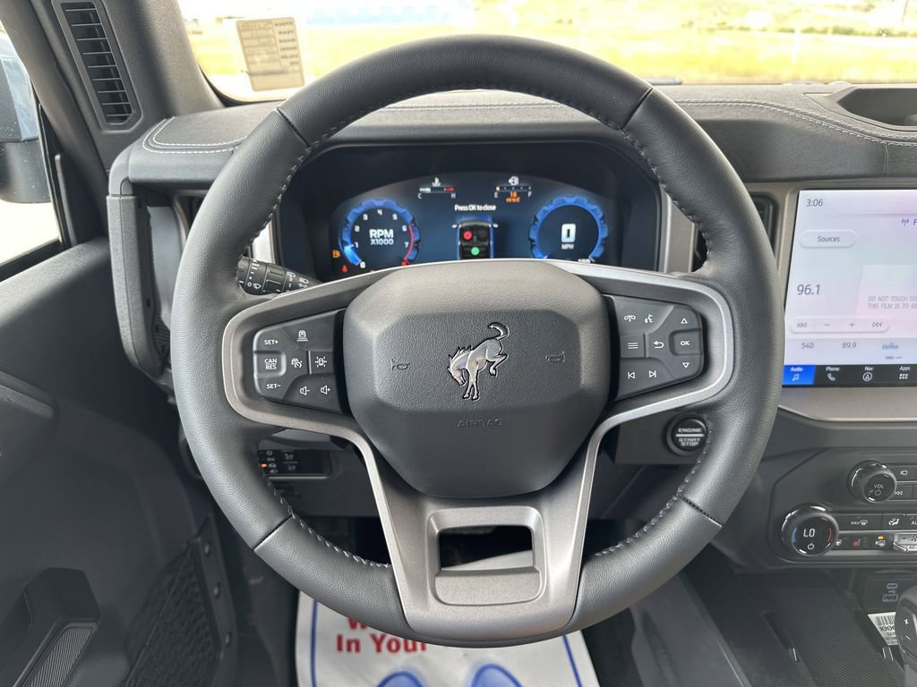 New 2025 Ford Bronco Outer Banks w/ Sasquatch Package image 14
