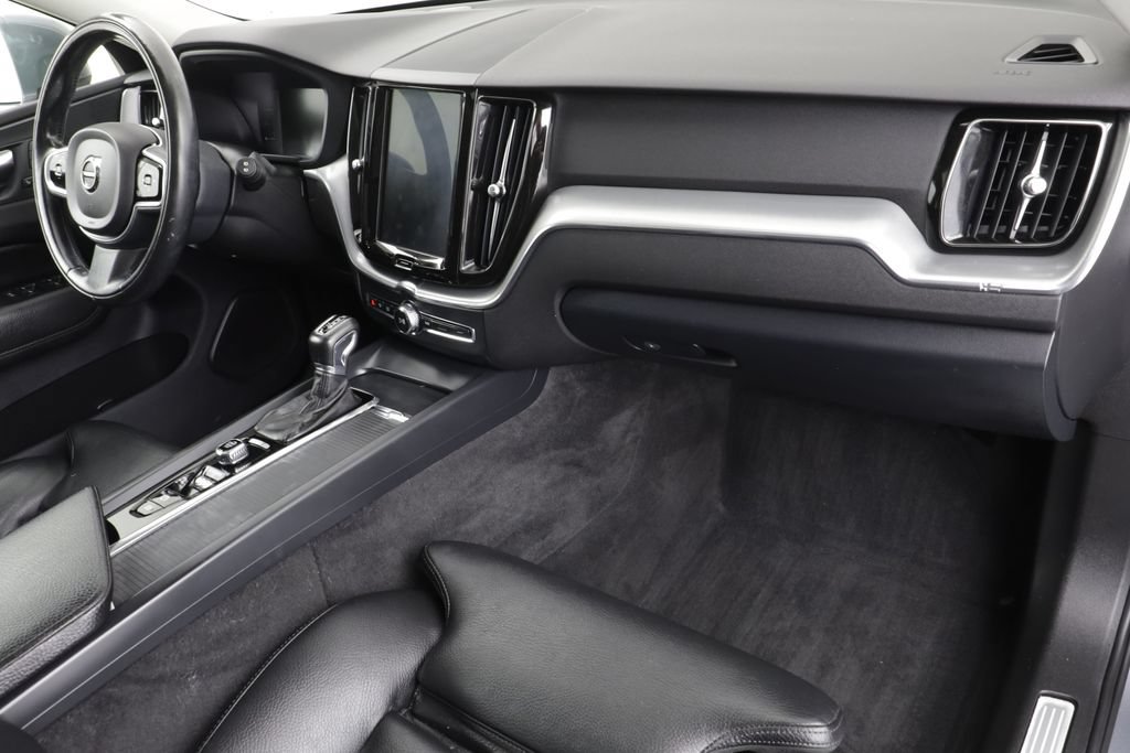 Used 2019 Volvo XC60 T5 Momentum w/ Advanced Package AWD/4WD image 21