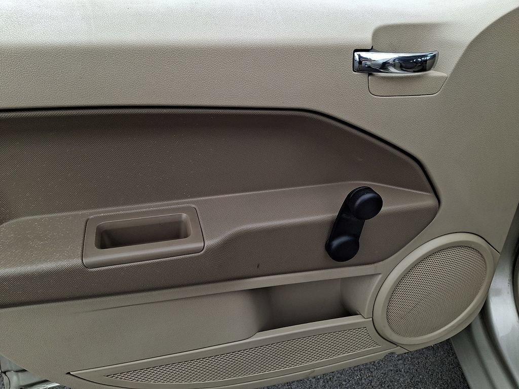 Used 2009 Dodge Caliber SE FWD image 12